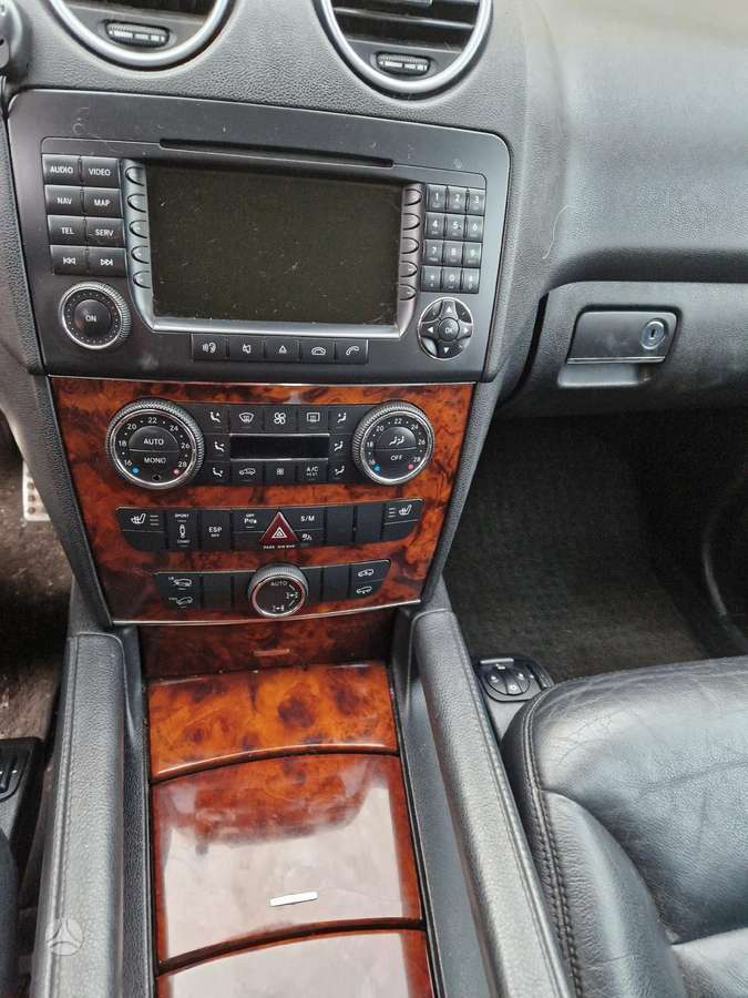 Mercedes-Benz ML320