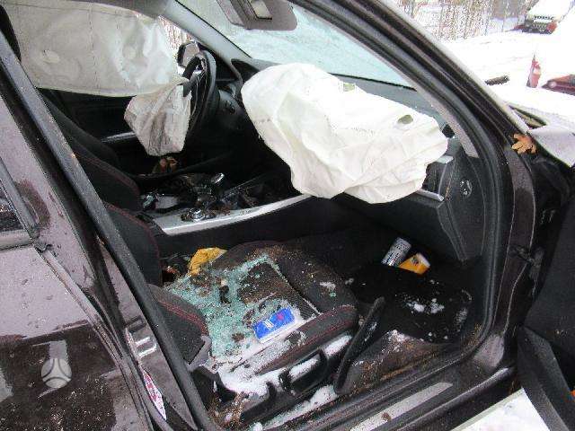 BMW 116 dalimis. Vokietija