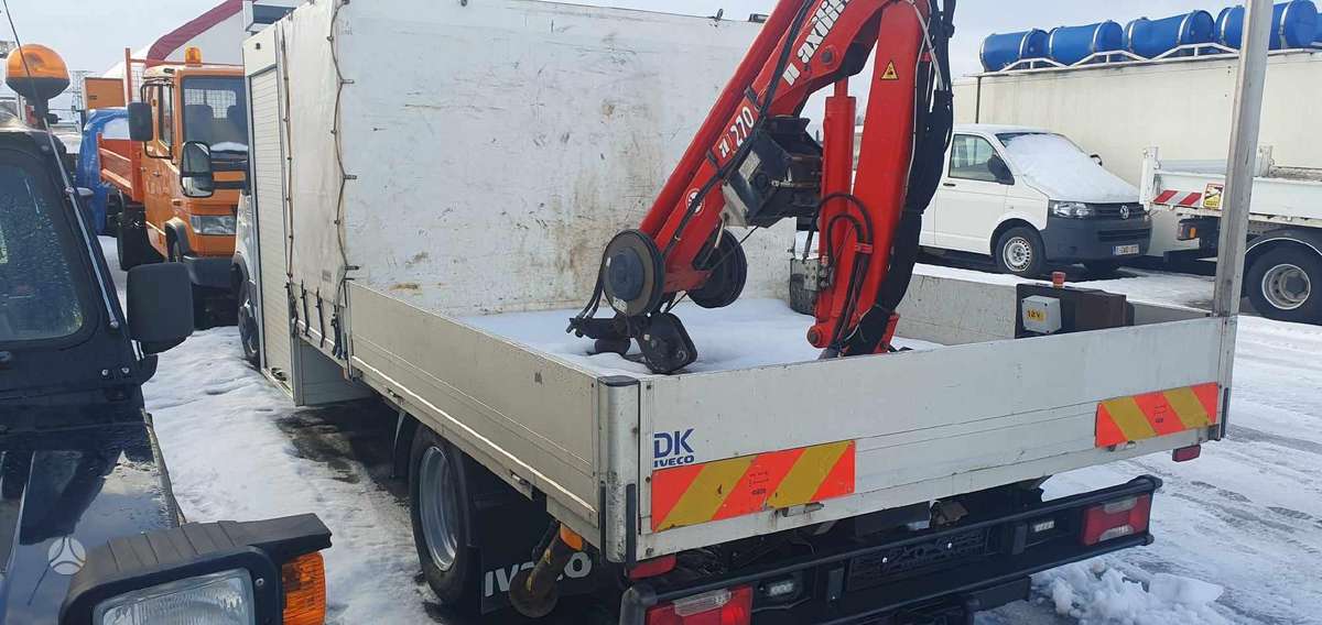 Iveco 50C17, su kranu