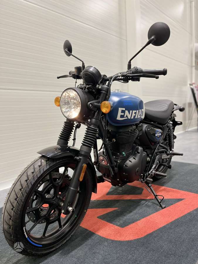 Royal Enfield Hunter 350cc, street / classic