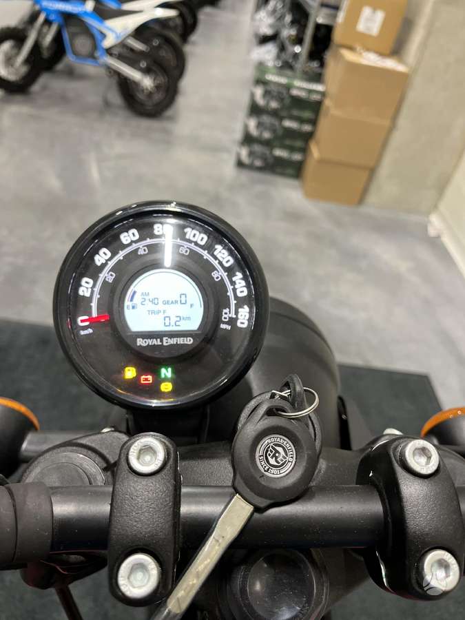 Royal Enfield Hunter 350cc, street / classic
