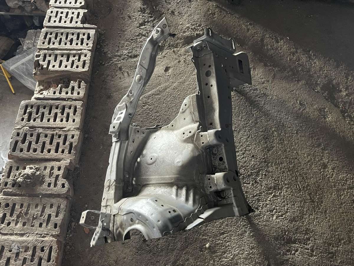 Toyota Prius по частям