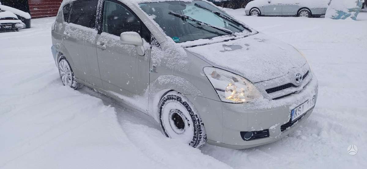 Toyota Corolla Verso rezerves daļās