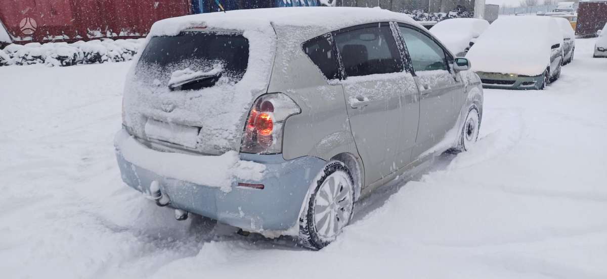 Toyota Corolla Verso rezerves daļās