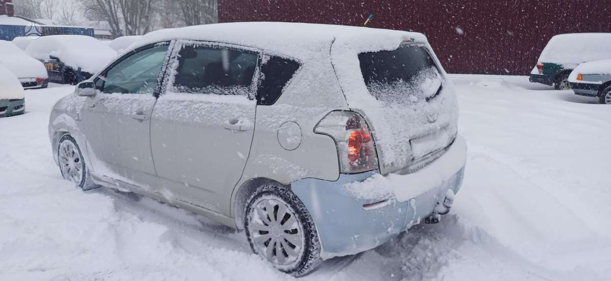 Toyota Corolla Verso rezerves daļās