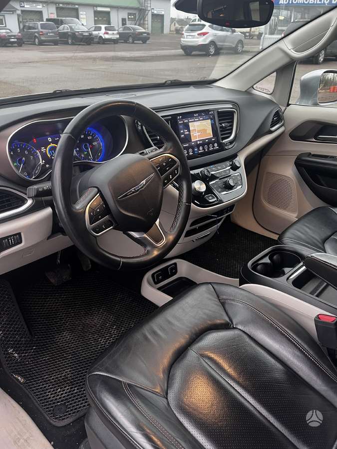 Chrysler Pacifica, vienatūris