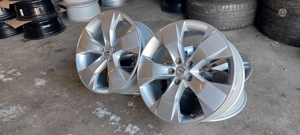 Volvo, lengvojo lydinio, R18