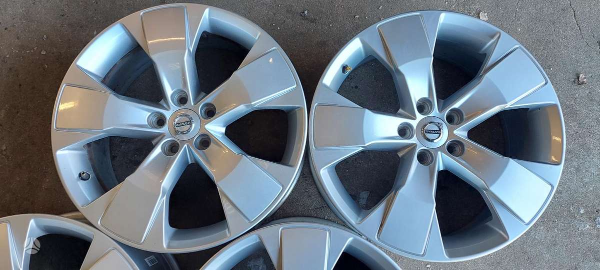 Volvo, lengvojo lydinio, R18