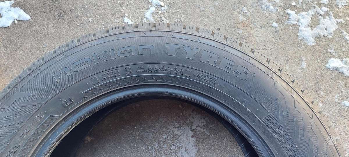 Nokian, žieminės 235/60 R17