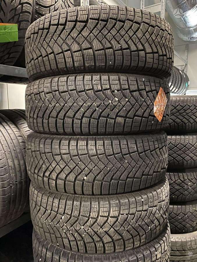 Pirelli Ice Zero, žieminės 255/50 R20