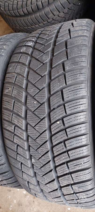 Vredestein, winter 245/40 R20