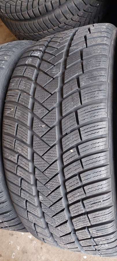 Vredestein, зимние 245/40 R20
