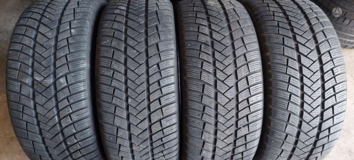 Vredestein, winter 245/40 R20