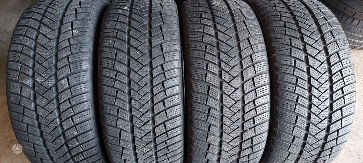 Vredestein, žieminės 245/40 R20
