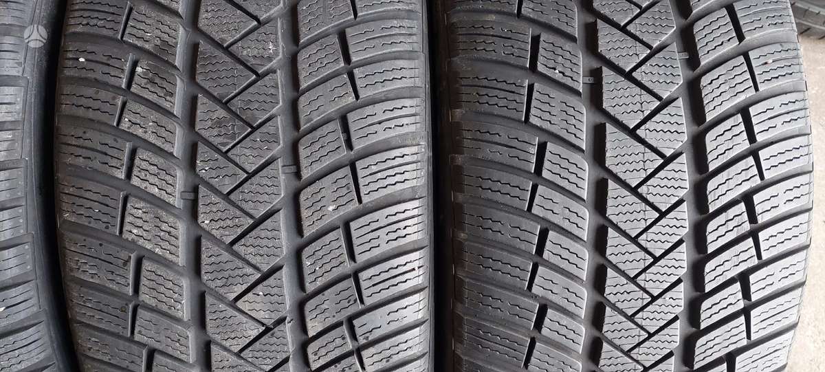 Vredestein, зимние 245/40 R20