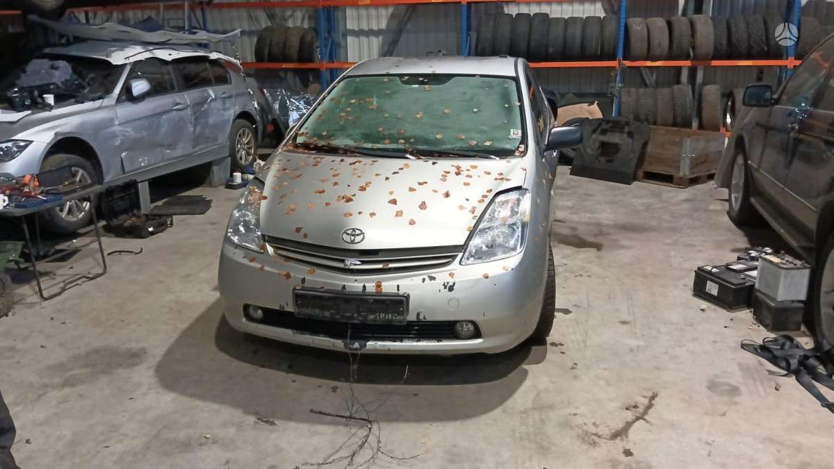 Toyota Prius по частям