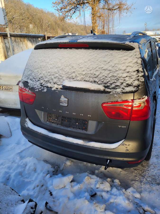 Seat Alhambra dalimis