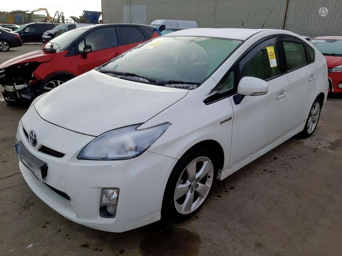 Toyota Prius, 2ZR-FXE / 070/FA10