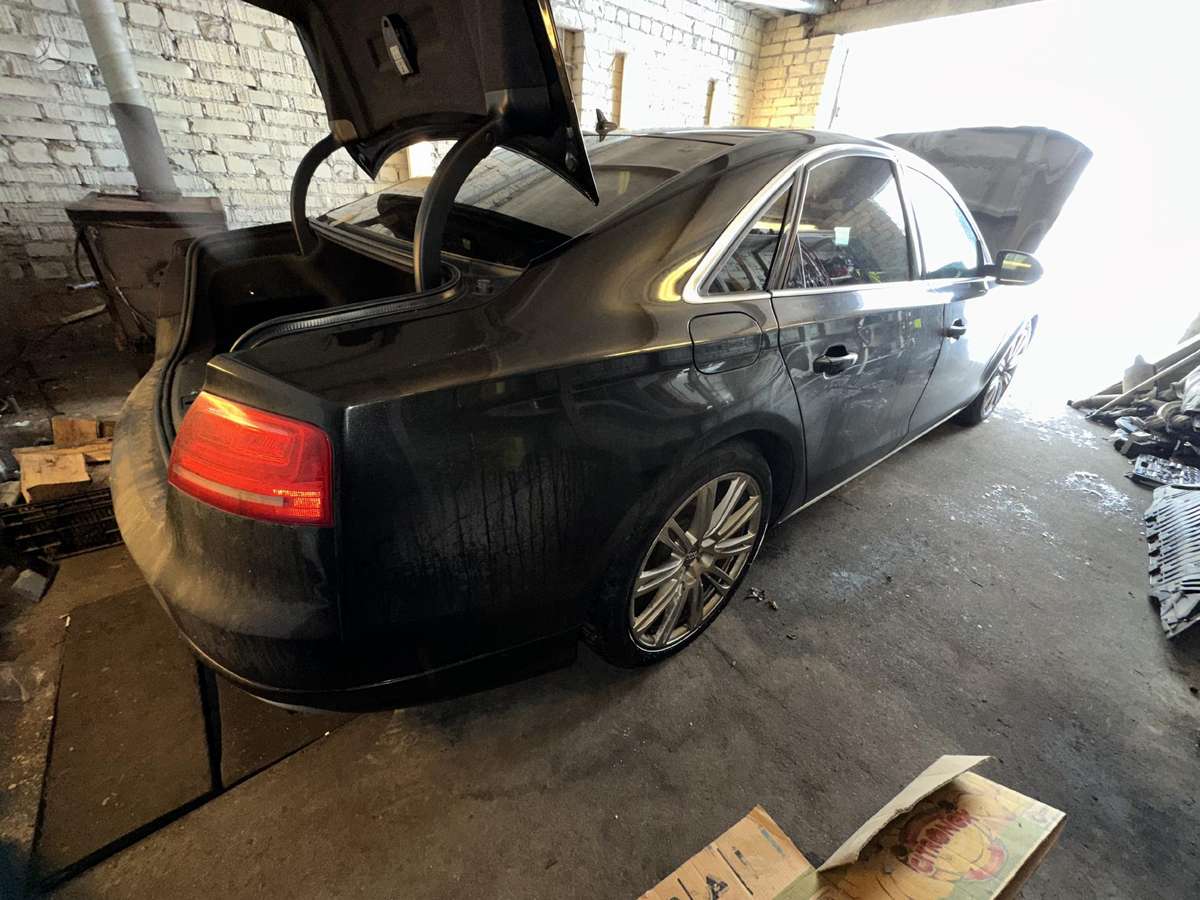 Audi A8 по частям