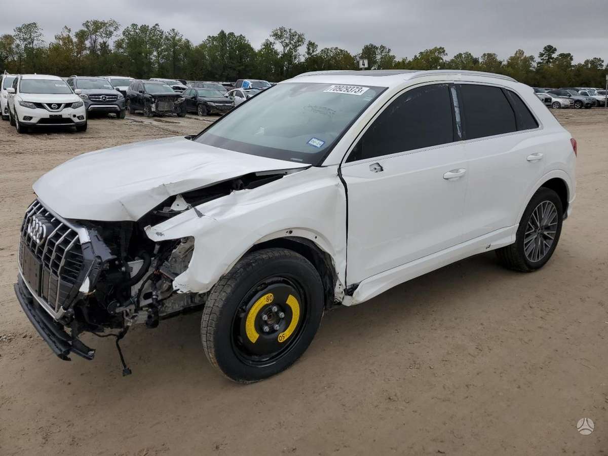 Audi Q3 Auto ardomas platesnė info telefonu