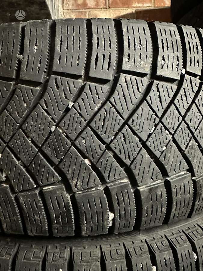 Pirelli, žieminės 245/50 R19