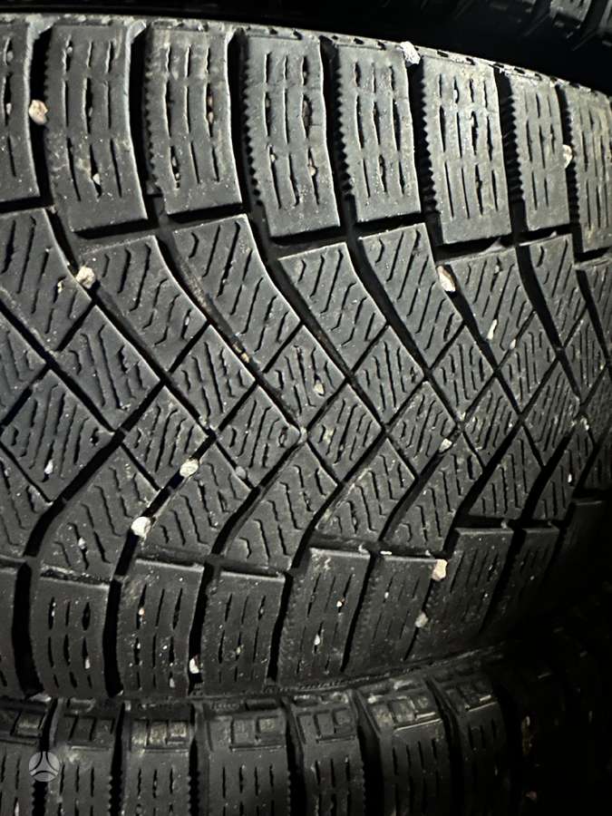 Pirelli, žieminės 245/50 R19