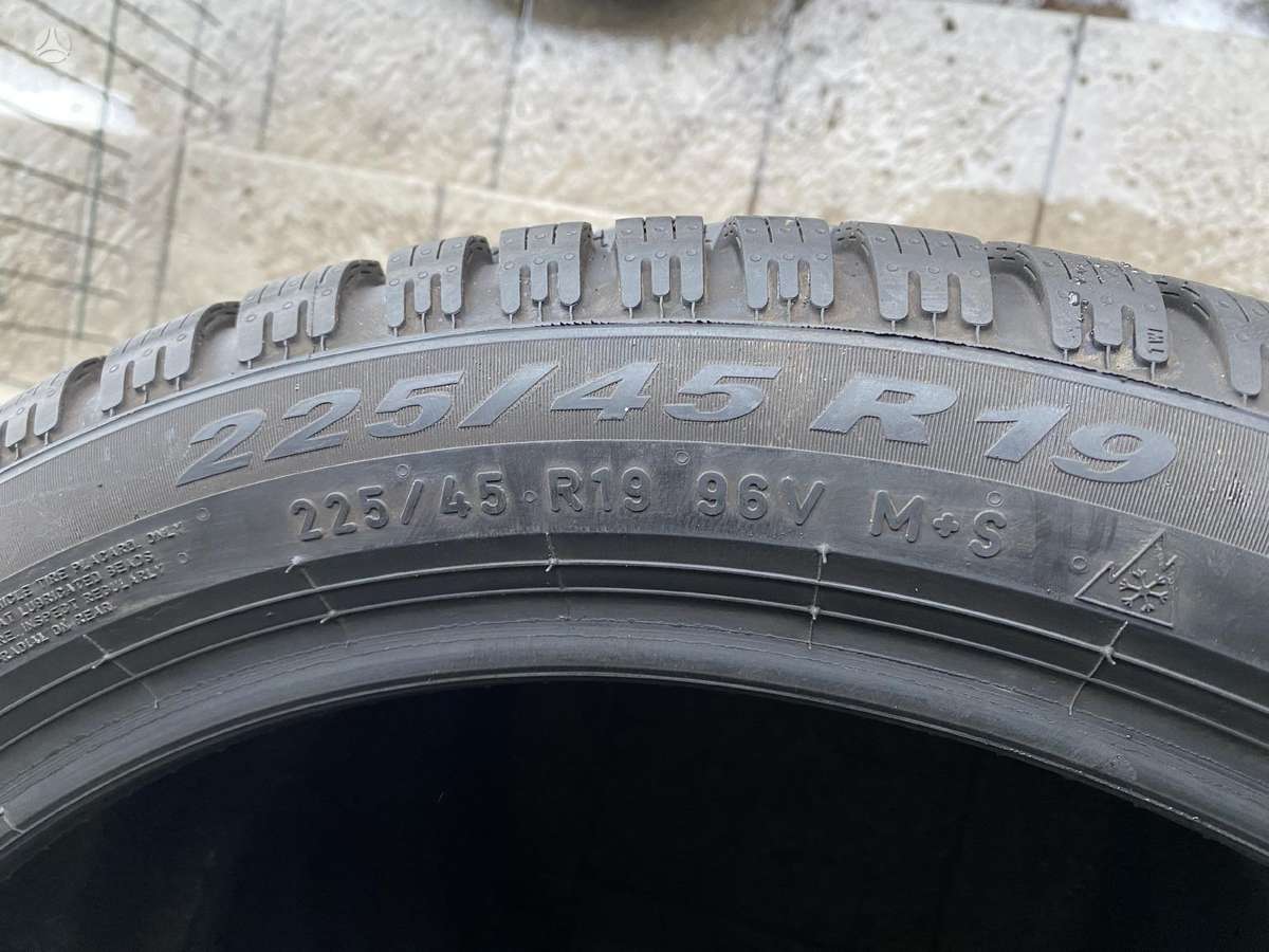 Pirelli Winter cinturato 2, winter 225/45 R19