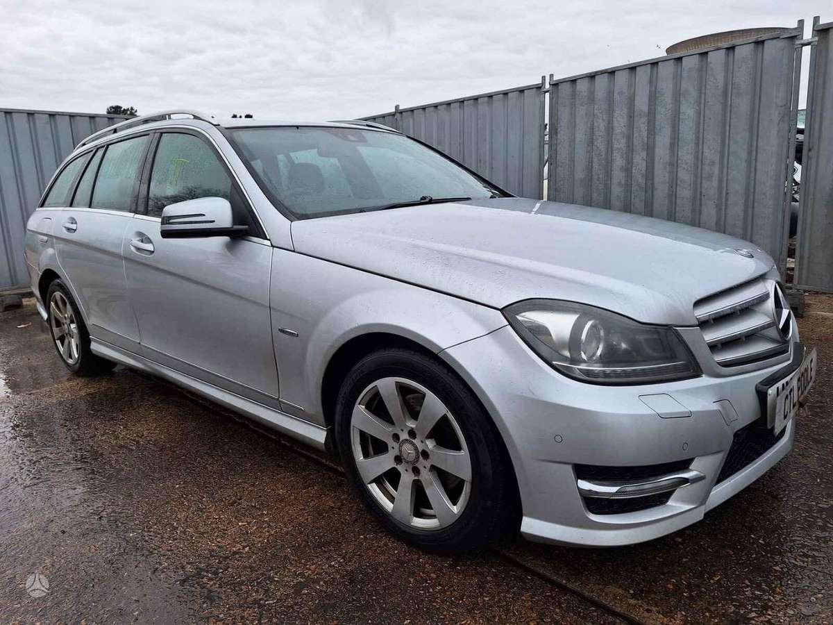 Mercedes-Benz C220