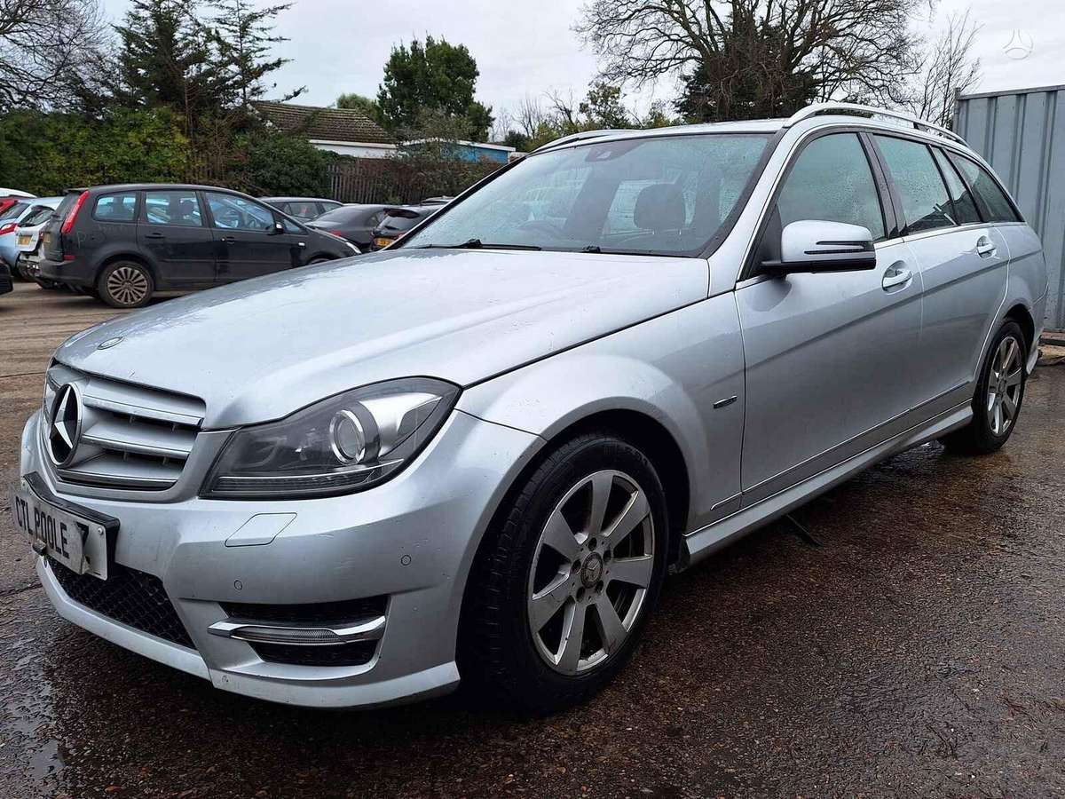 Mercedes-Benz C220
