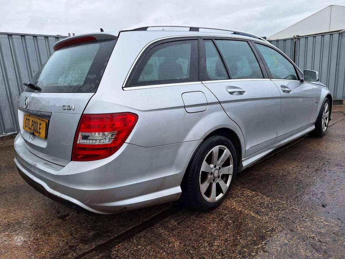 Mercedes-Benz C220