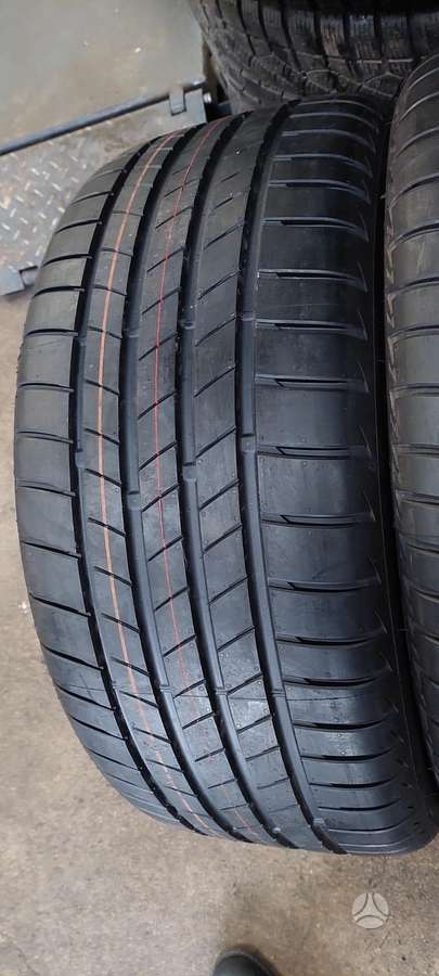 Bridgestone, summer 255/45 R18