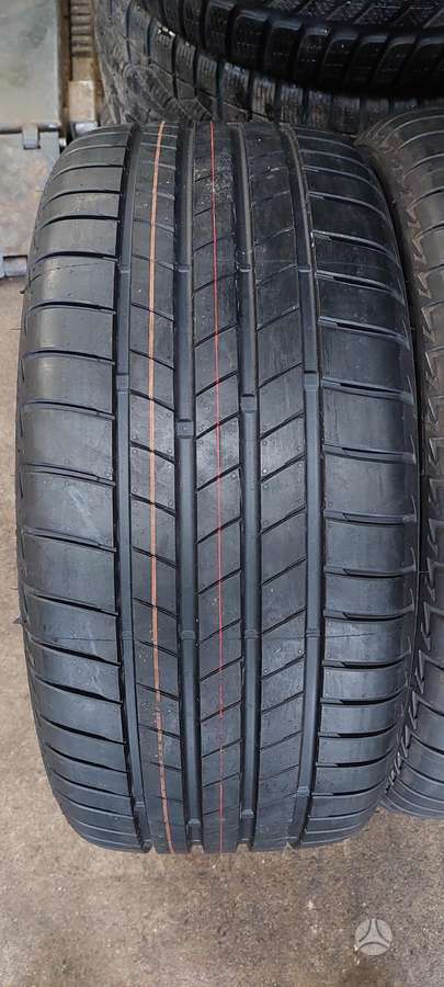 Bridgestone, vasaras 255/45 R18
