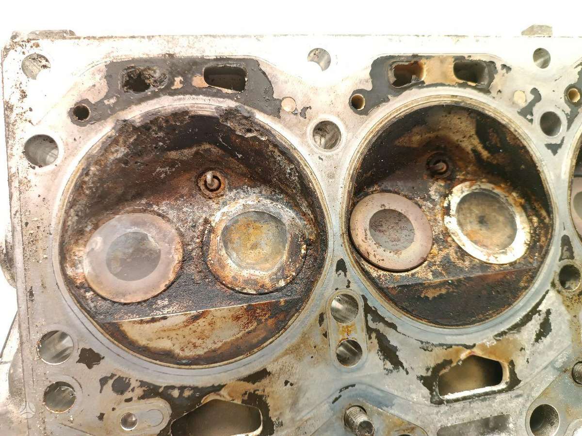 Bentley Arnage, PB100678PF, cylinder head