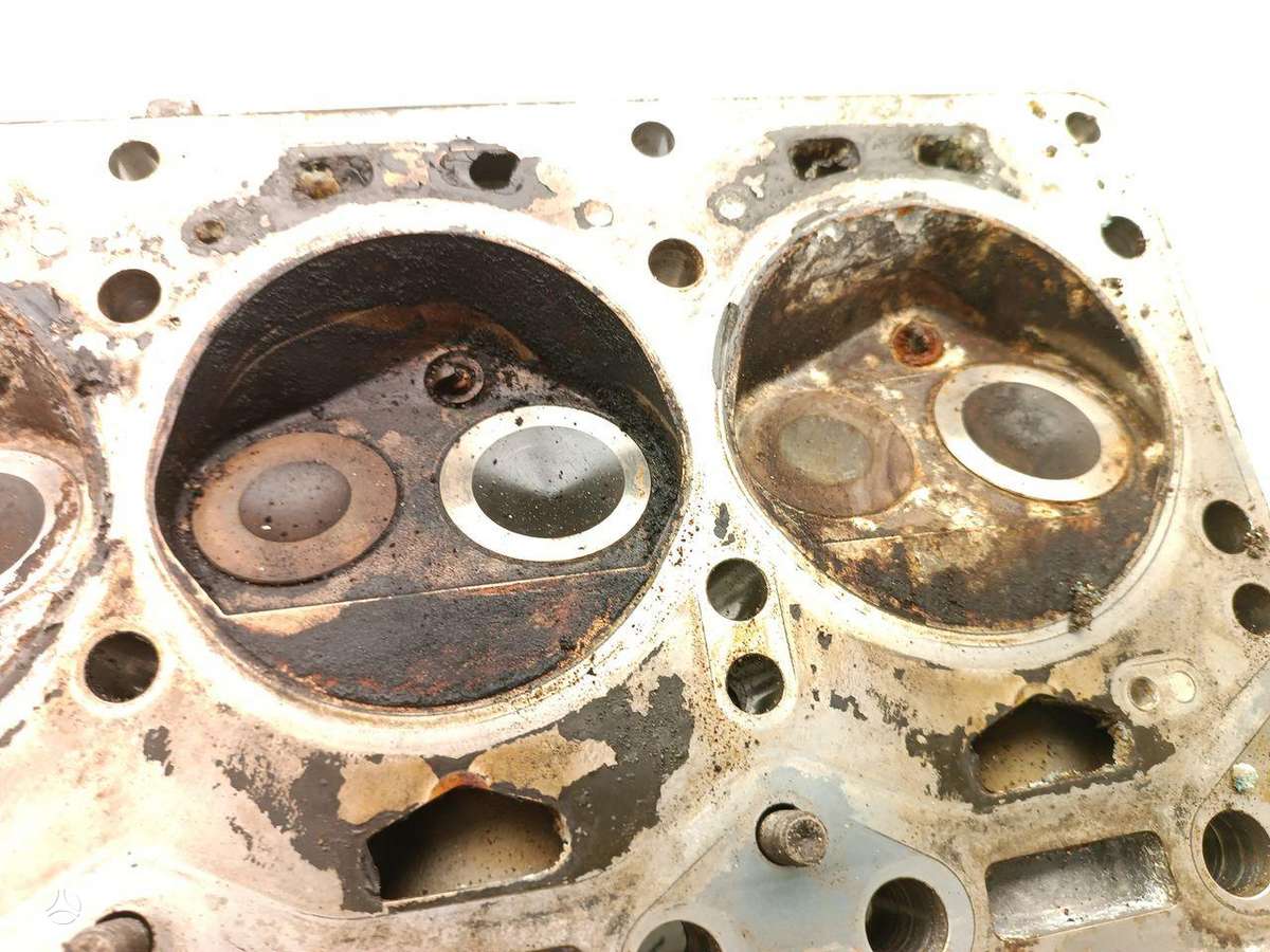 Bentley Arnage, PB100678PF, cylinder head