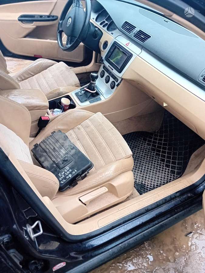 Volkswagen Passat dalimis