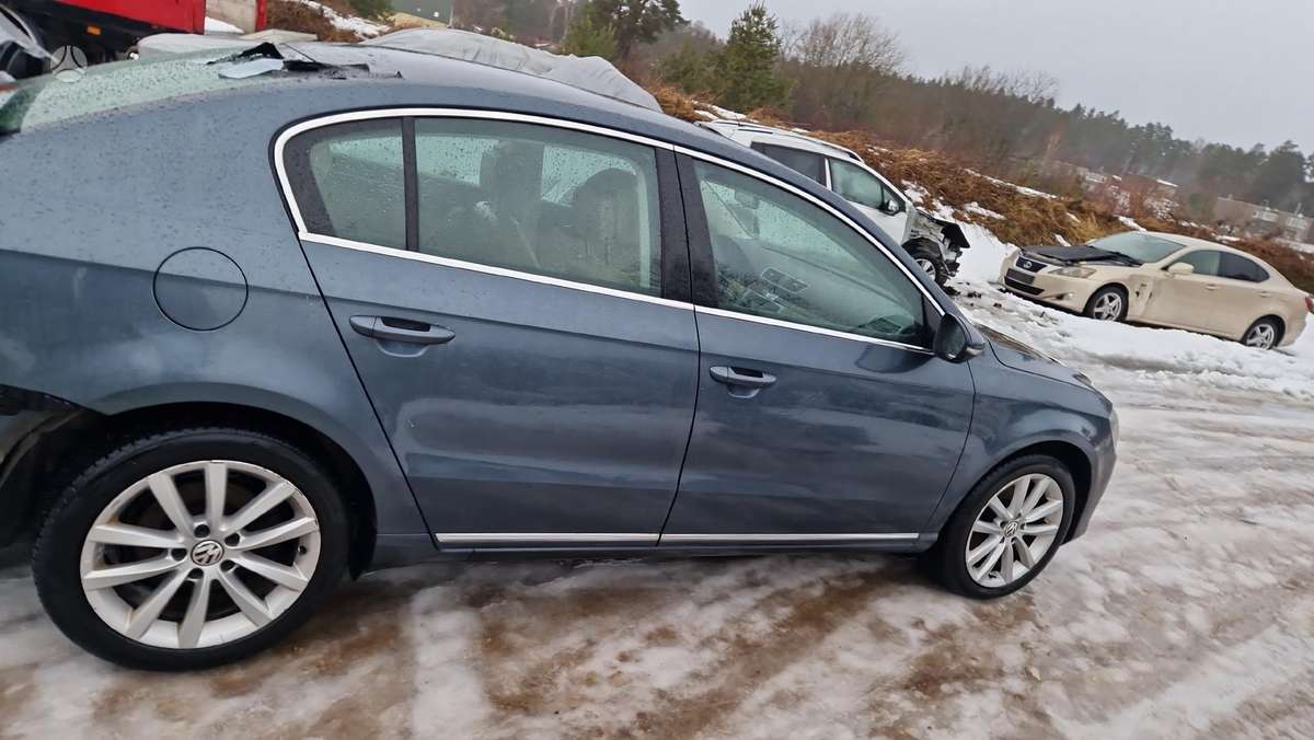 Volkswagen Passat for parts