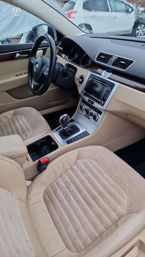 Volkswagen Passat for parts