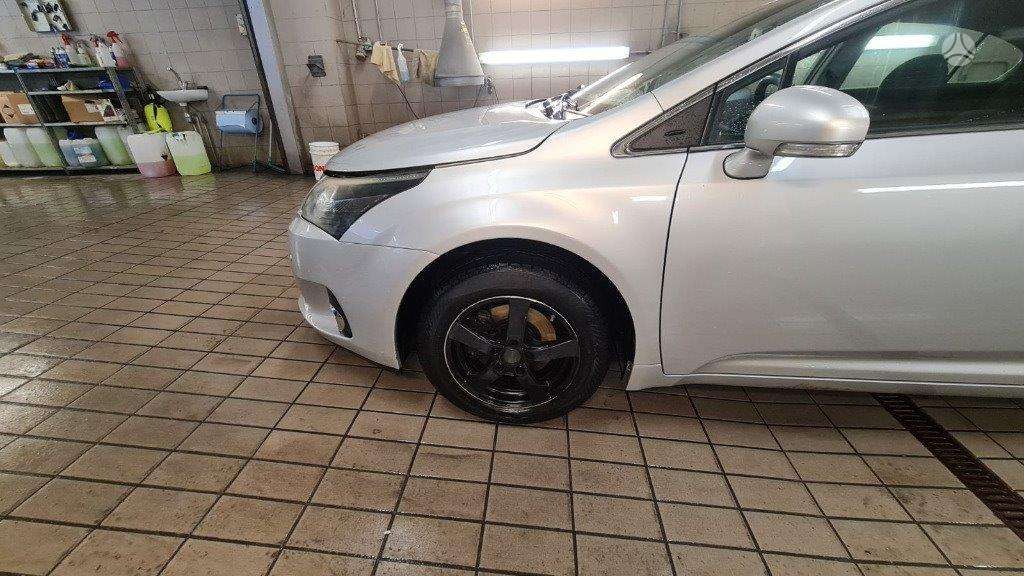 Toyota Avensis dalimis. Dalimis