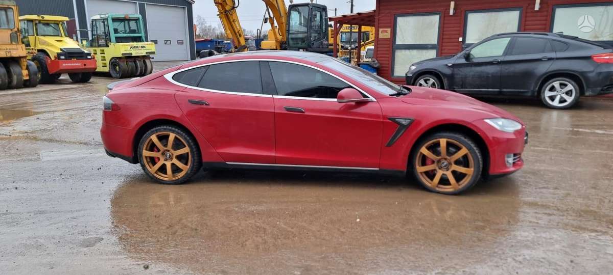 Tesla Model S, sedans