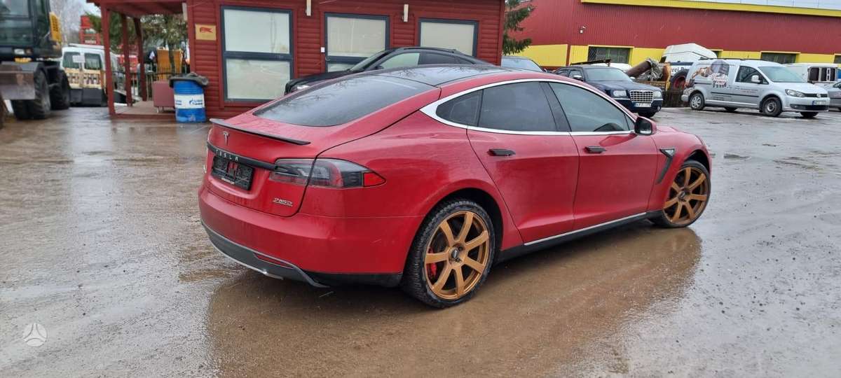 Tesla Model S, sedans