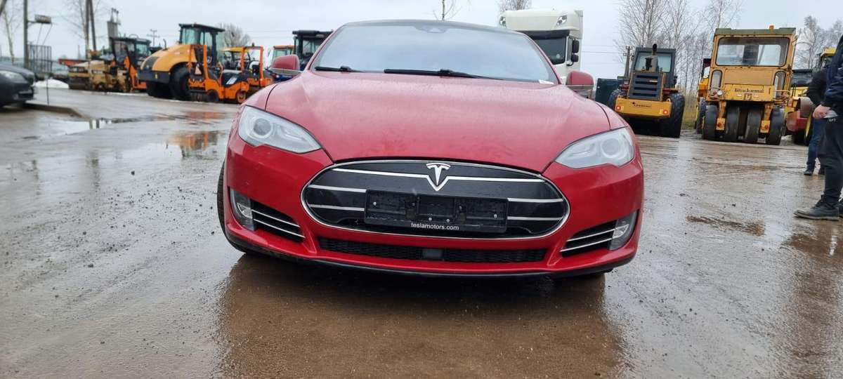 Tesla Model S, sedans