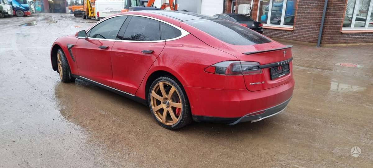 Tesla Model S, sedans