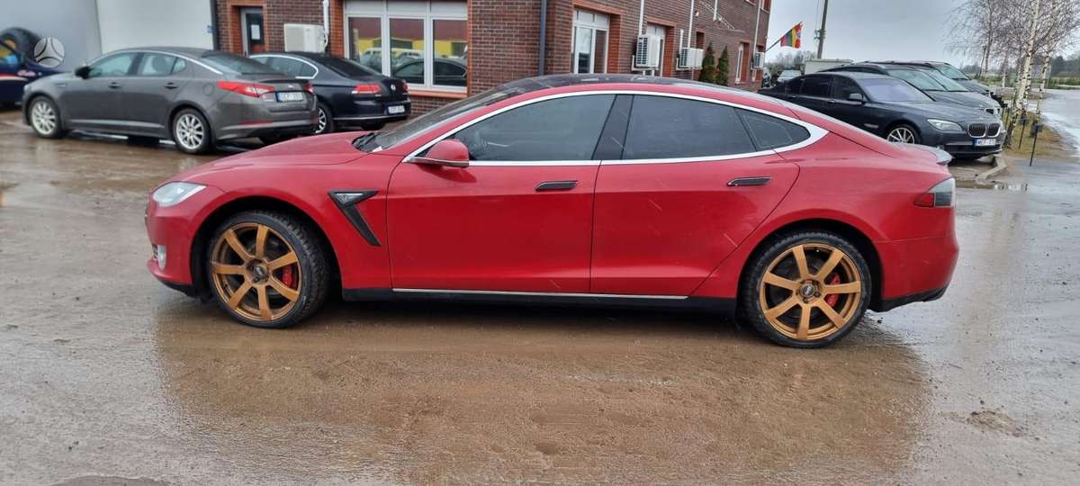 Tesla Model S, sedans