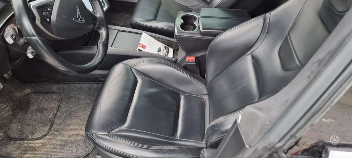 Tesla Model S, sedans