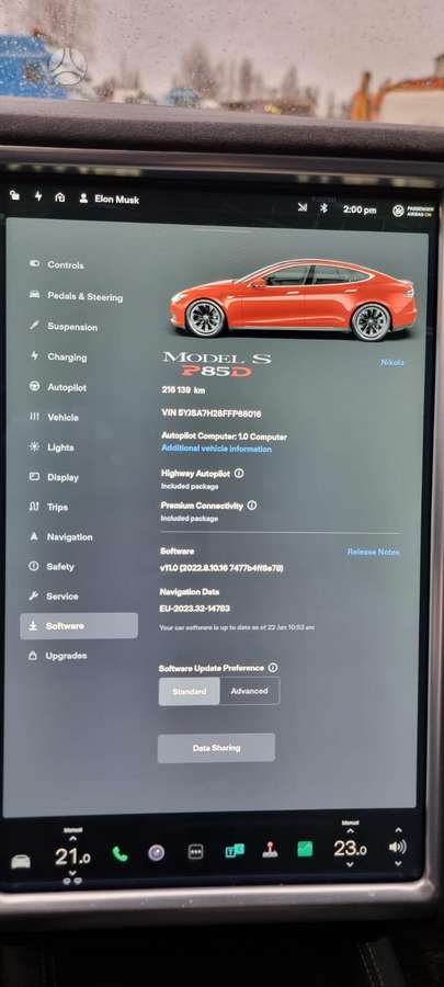 Tesla Model S, Седан