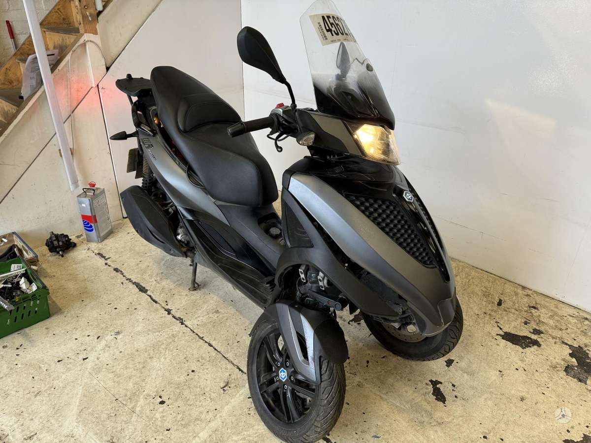 Piaggio MP3, scooters / mopeds