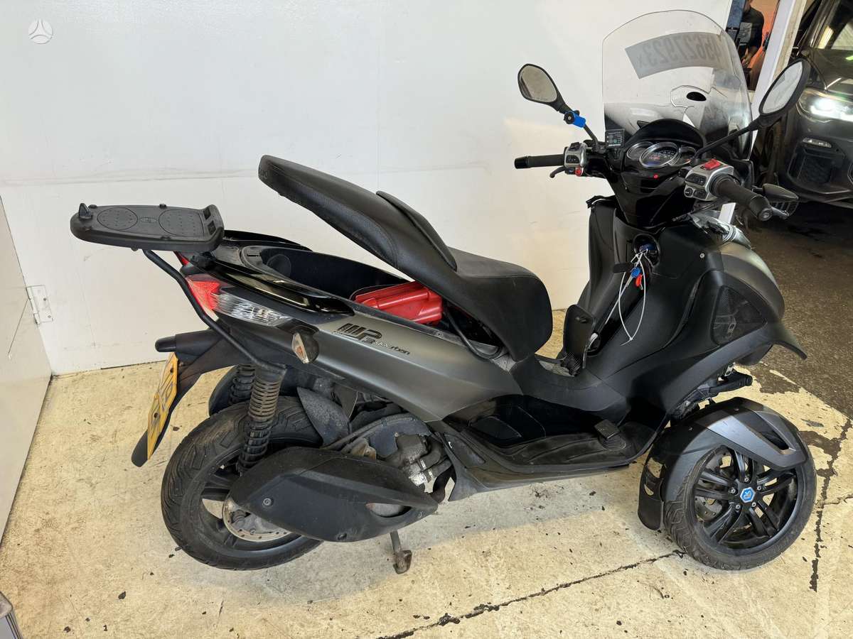 Piaggio MP3, scooters / mopeds