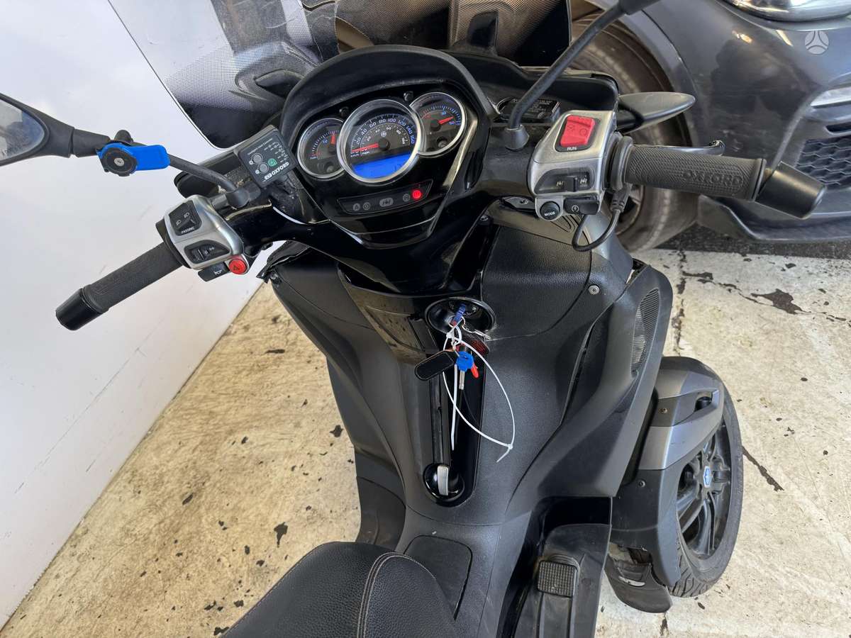 Piaggio MP3, scooters / mopeds