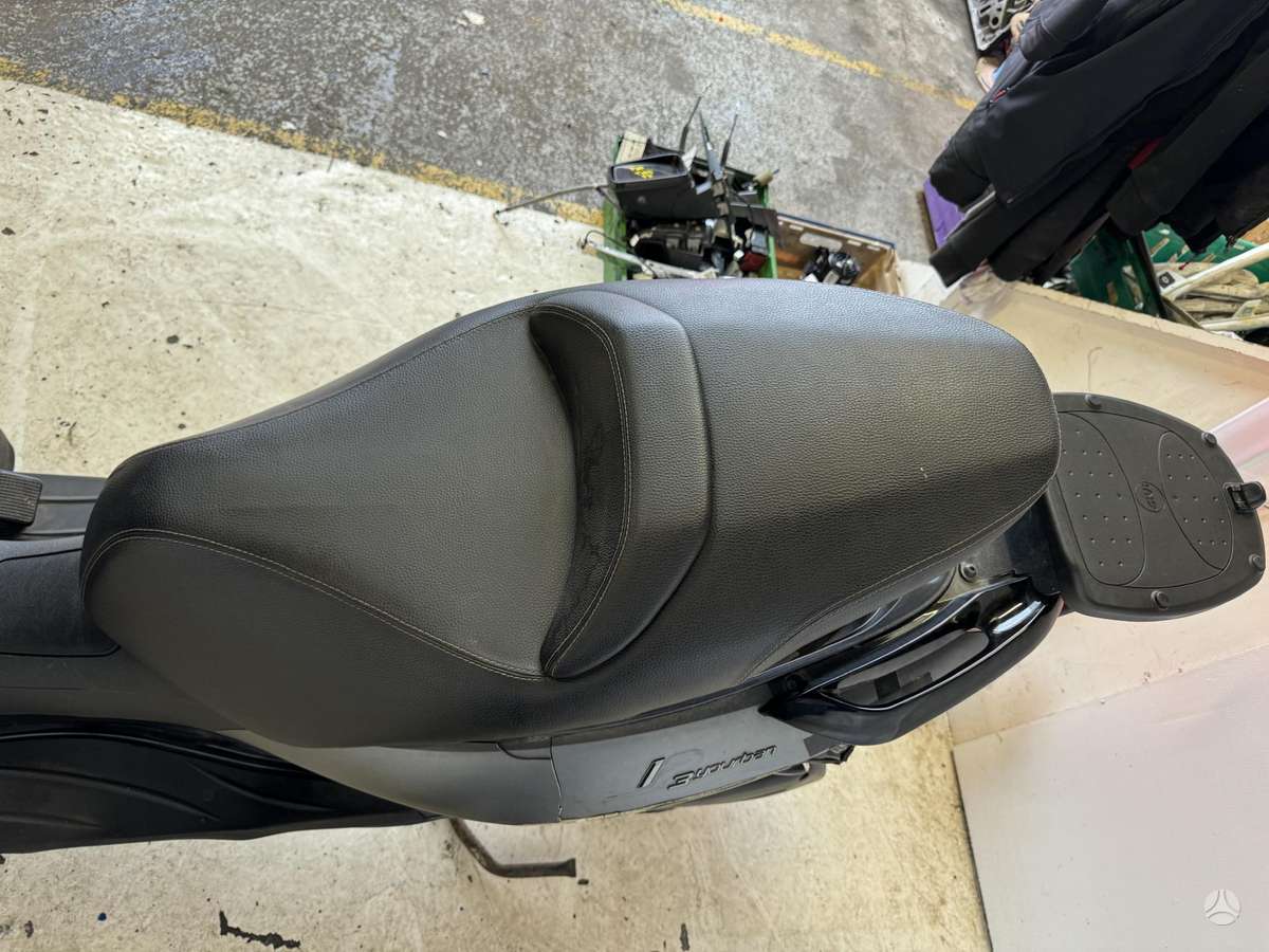 Piaggio MP3, scooters / mopeds