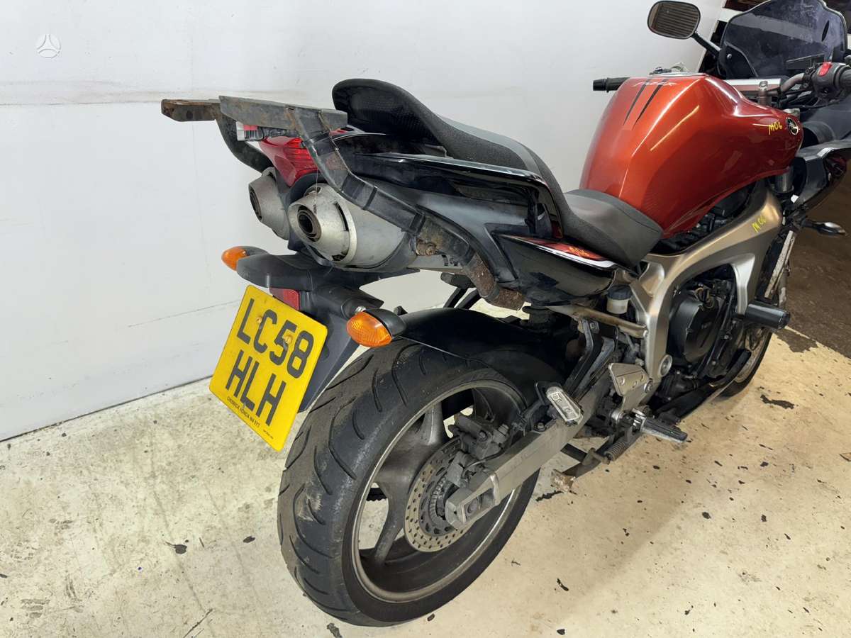 Yamaha FZ, street / classic